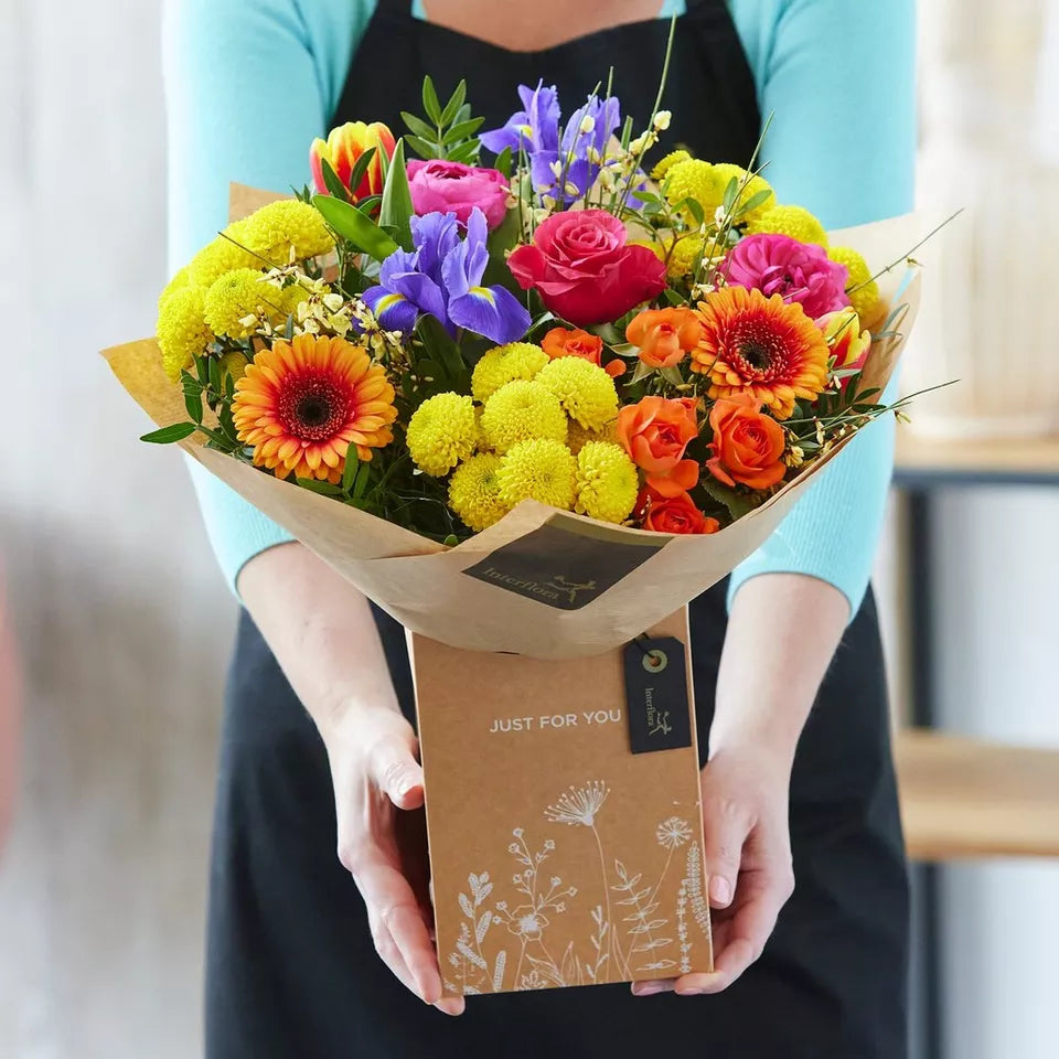 Luxury Classic Spring Gift Box – Newlands Flower Boutique