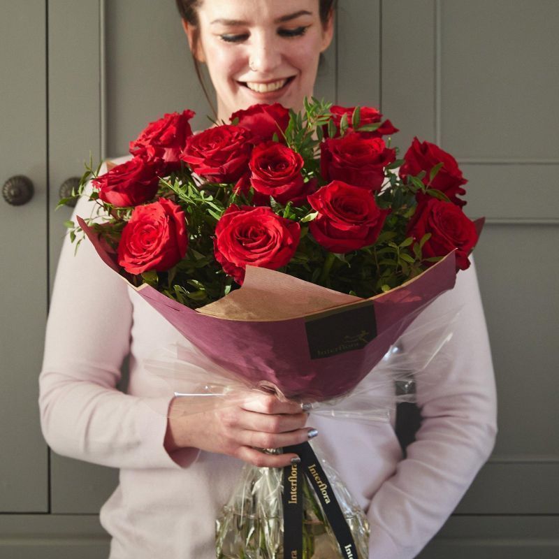 
                  
                    24 Red Rose Hand-Tied
                  
                