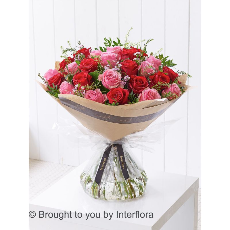 18 Mixed Colour Roses Perfect Valentine's Day Gift
