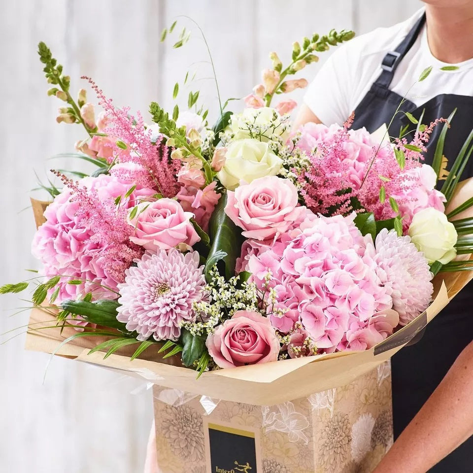 Hand-Tied Bouquet – Newlands Flower Boutique