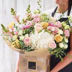 Hand-Tied Bouquet – Newlands Flower Boutique