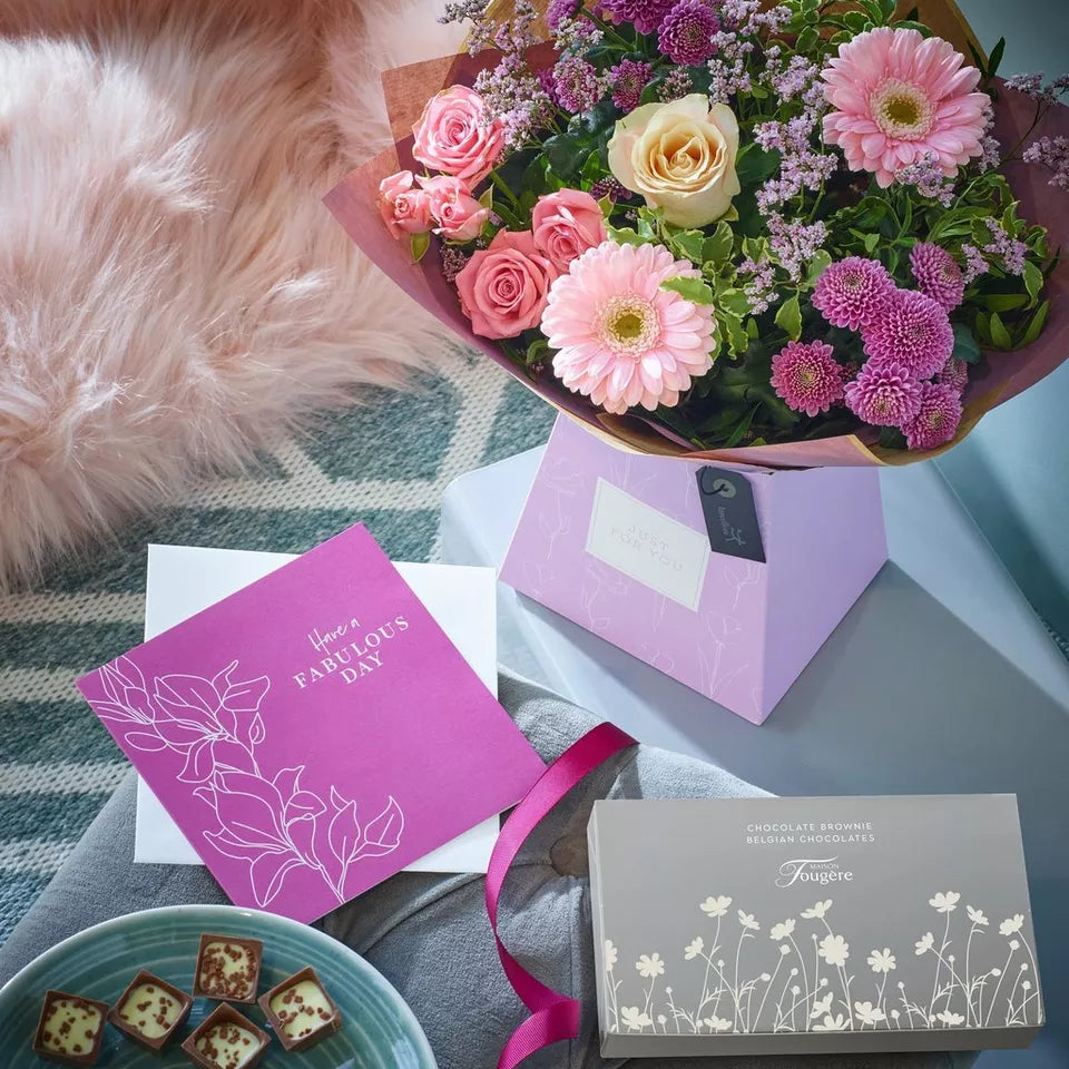 Mother's Day Pastels Gift Box Set With Chocolates and Card