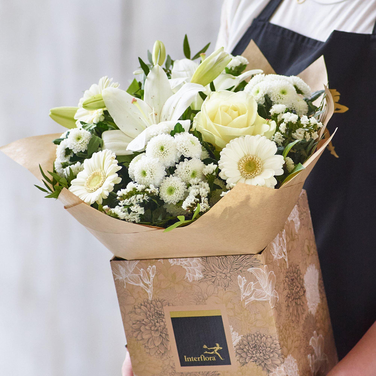 Neutrals Hand Tied Bouquet – Newlands Flower Boutique